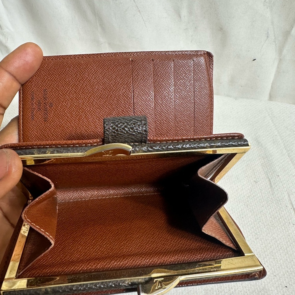 Louis Vuitton Wallet - Picture 8 of 11